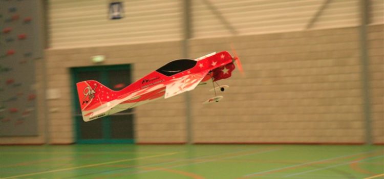 Laatste indoorvlieg bijeenkomst Laatste indoorvlieg bijeenkomst